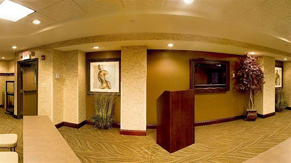 Hampton Inn Warsaw Bagian luar foto
