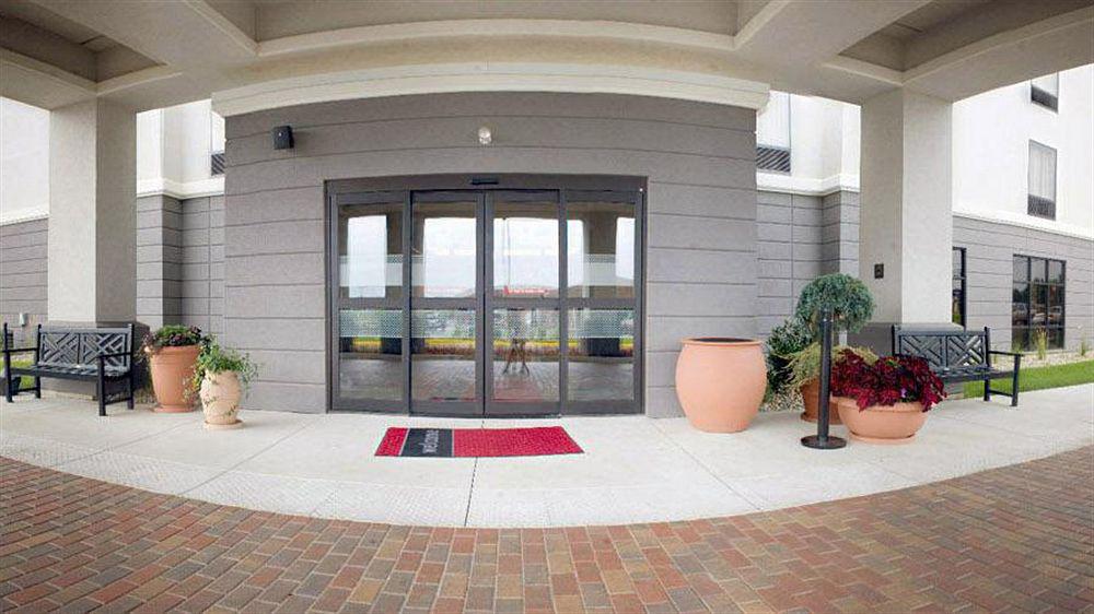 Hampton Inn Warsaw Bagian luar foto