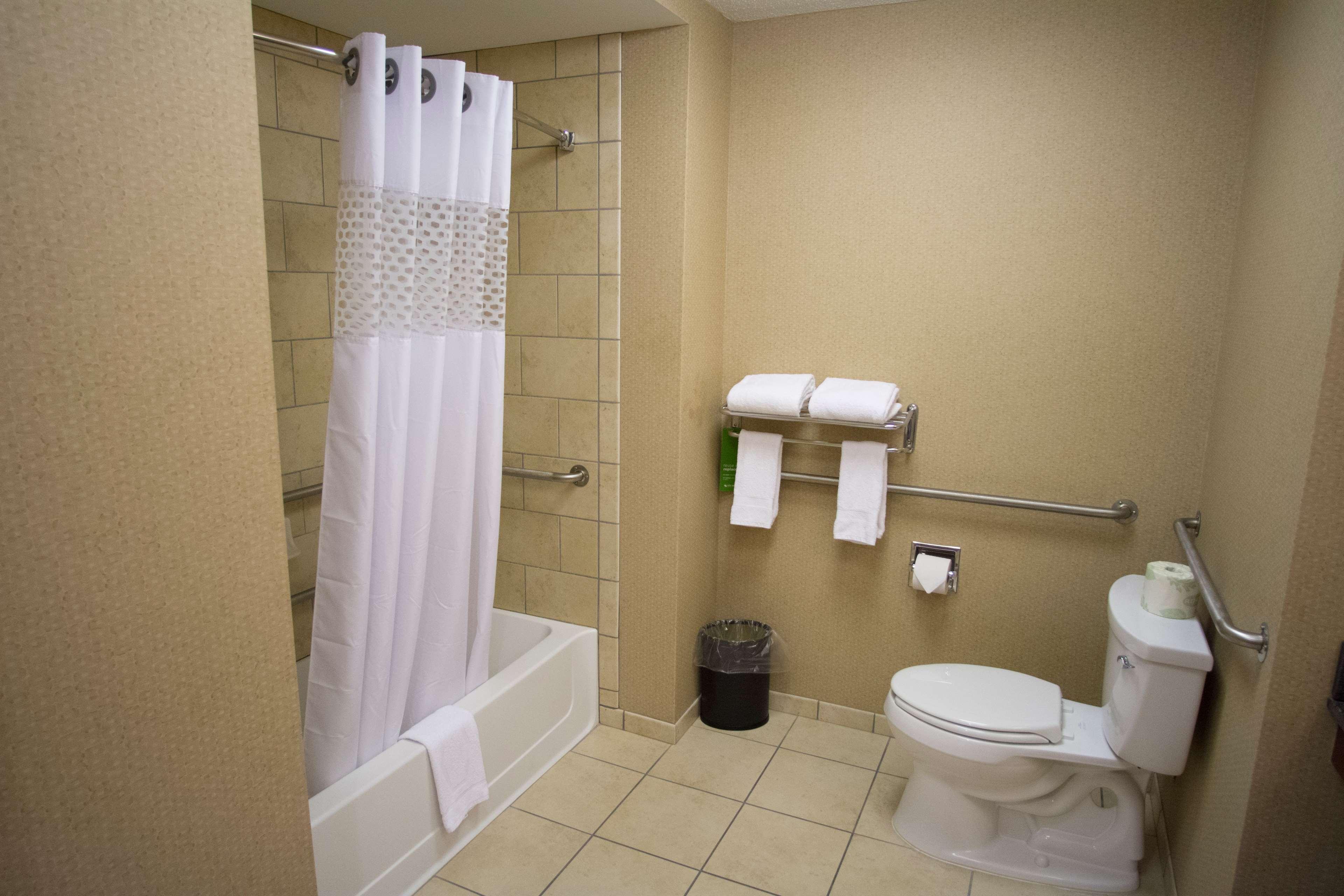 Hampton Inn Warsaw Bagian luar foto