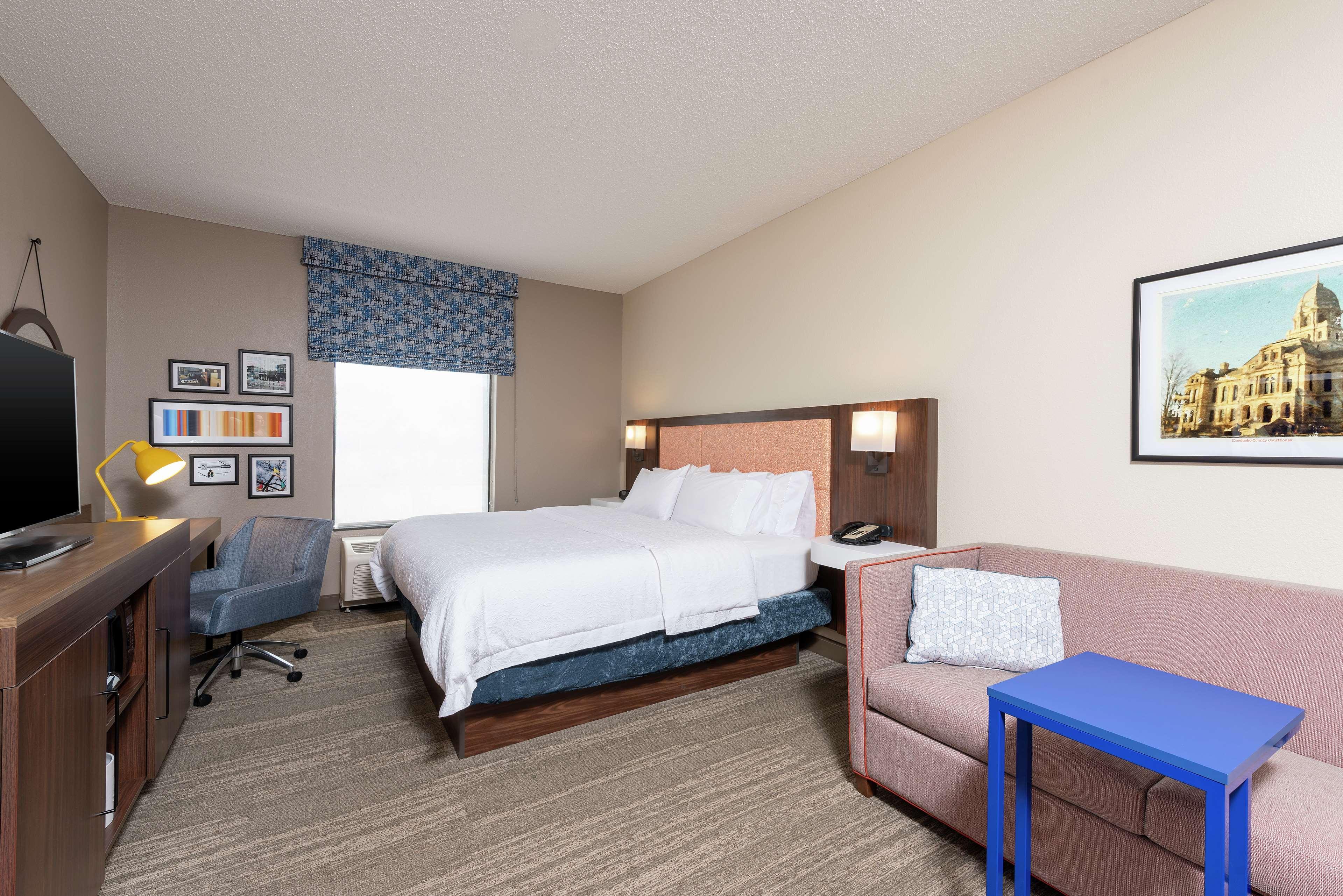 Hampton Inn Warsaw Bagian luar foto