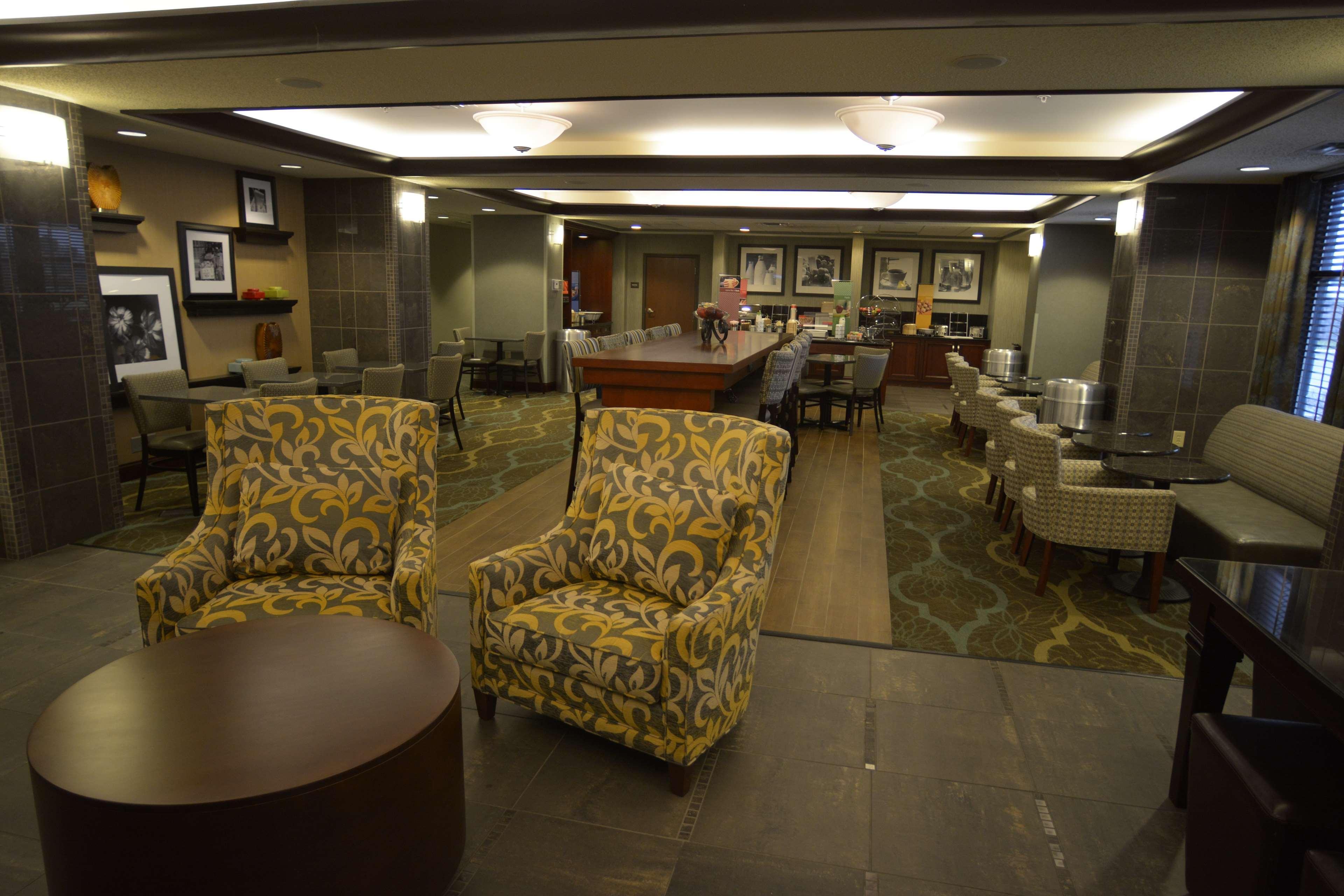 Hampton Inn Warsaw Bagian luar foto