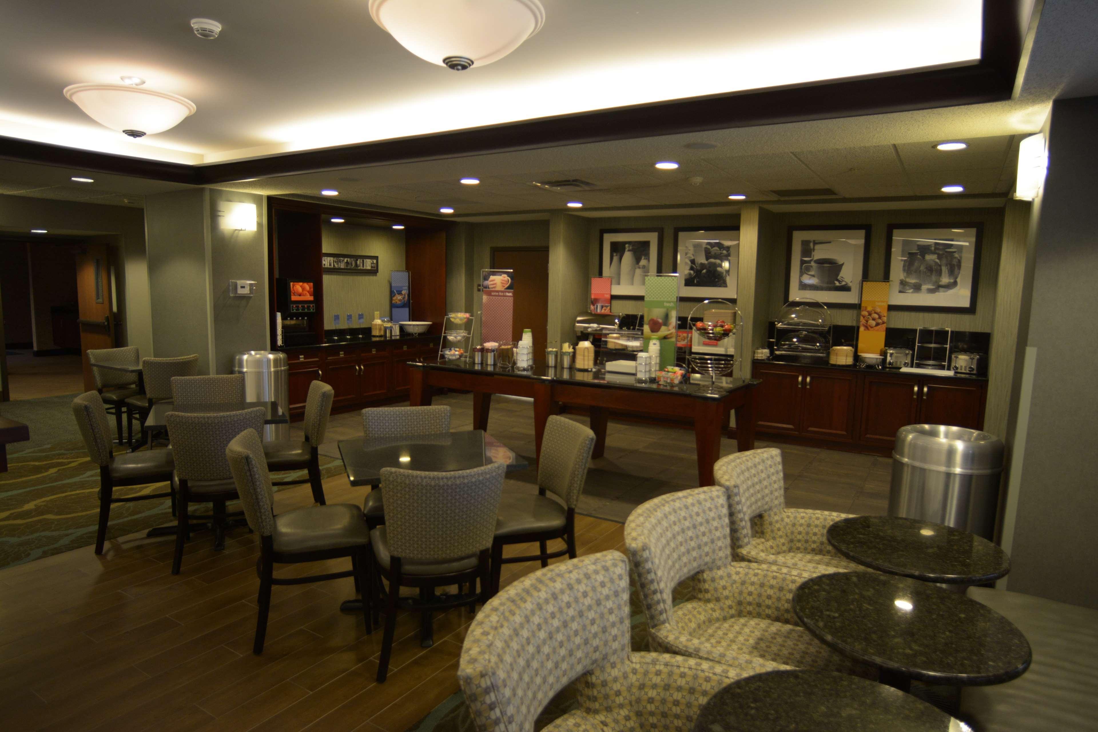 Hampton Inn Warsaw Bagian luar foto
