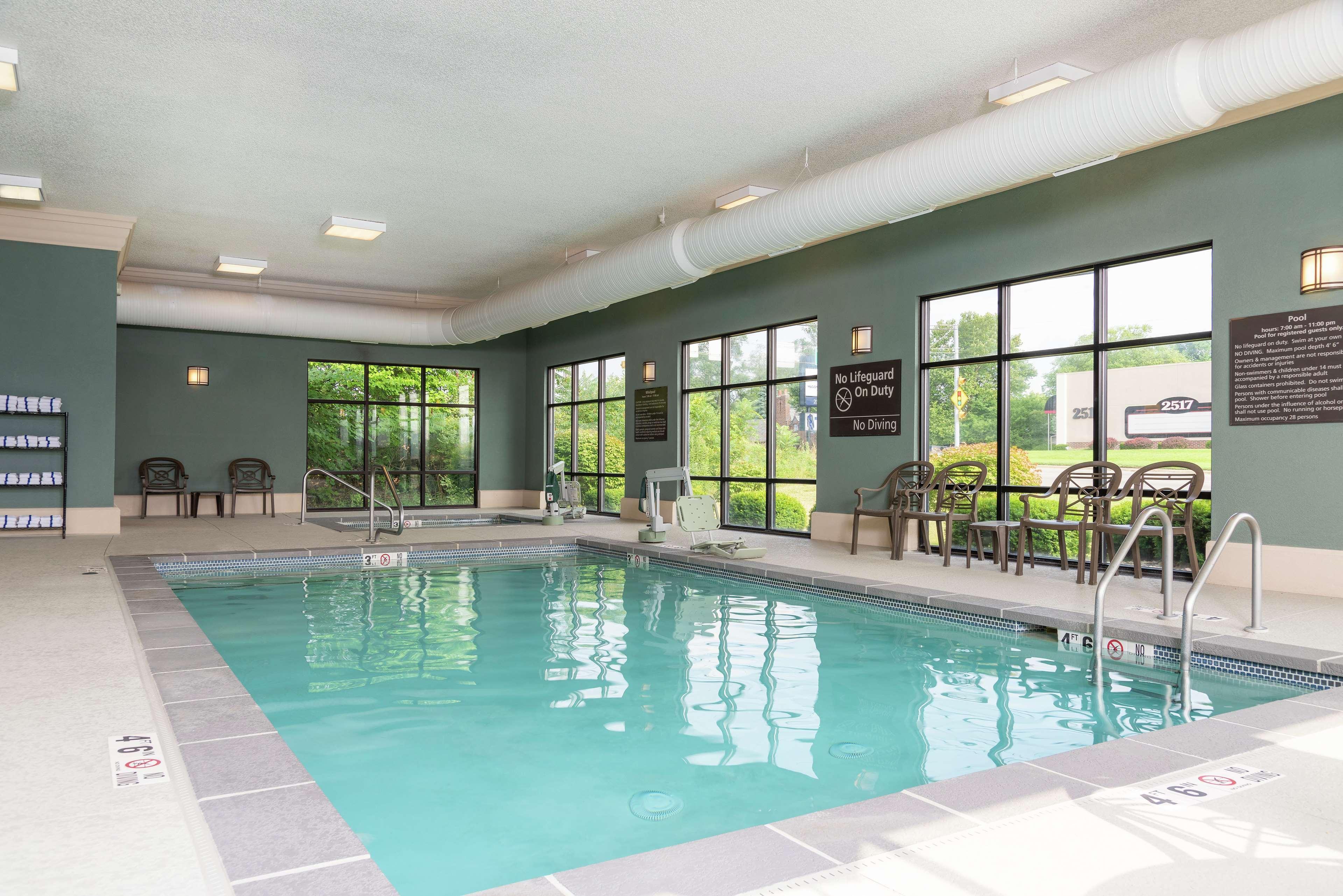 Hampton Inn Warsaw Bagian luar foto