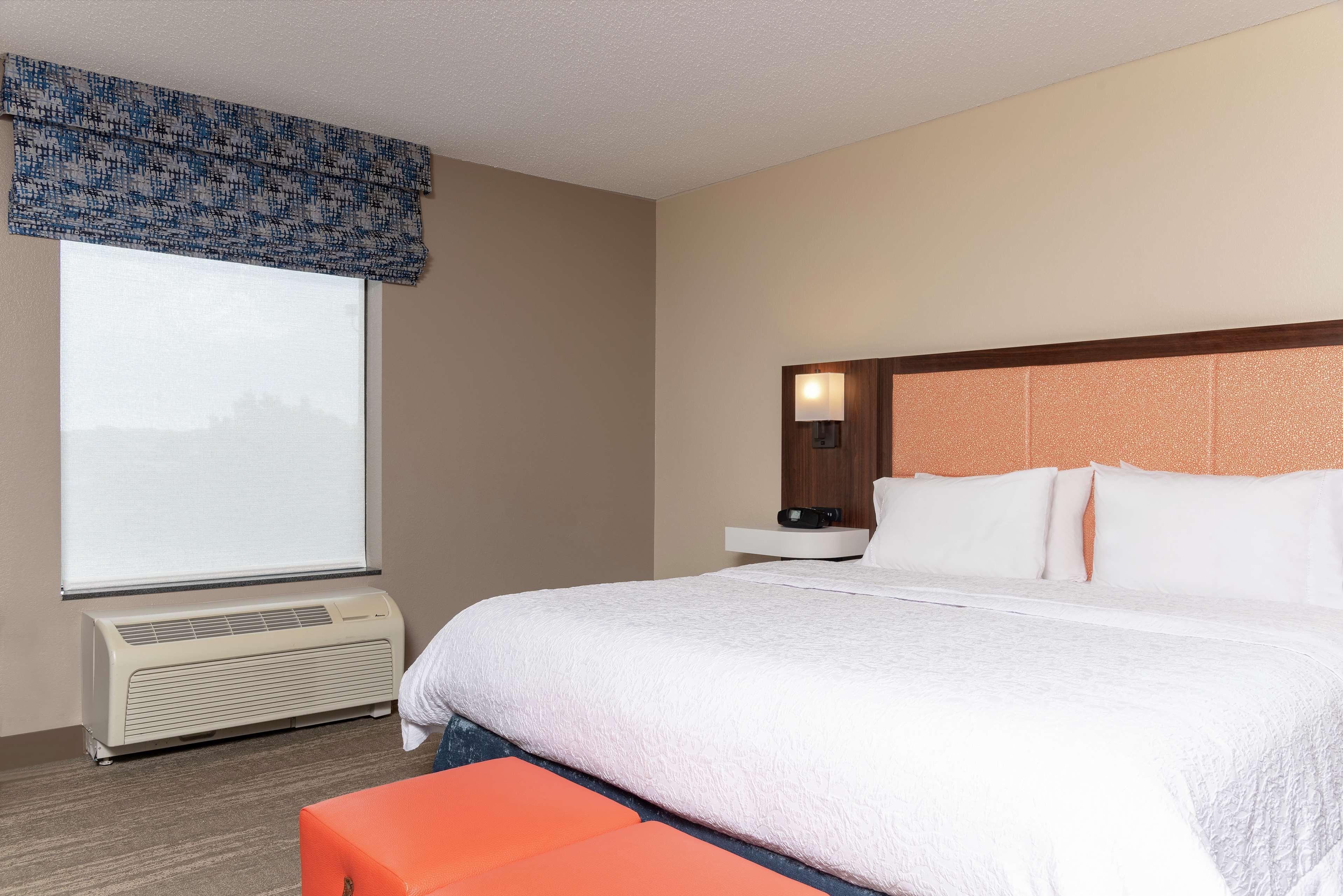 Hampton Inn Warsaw Bagian luar foto