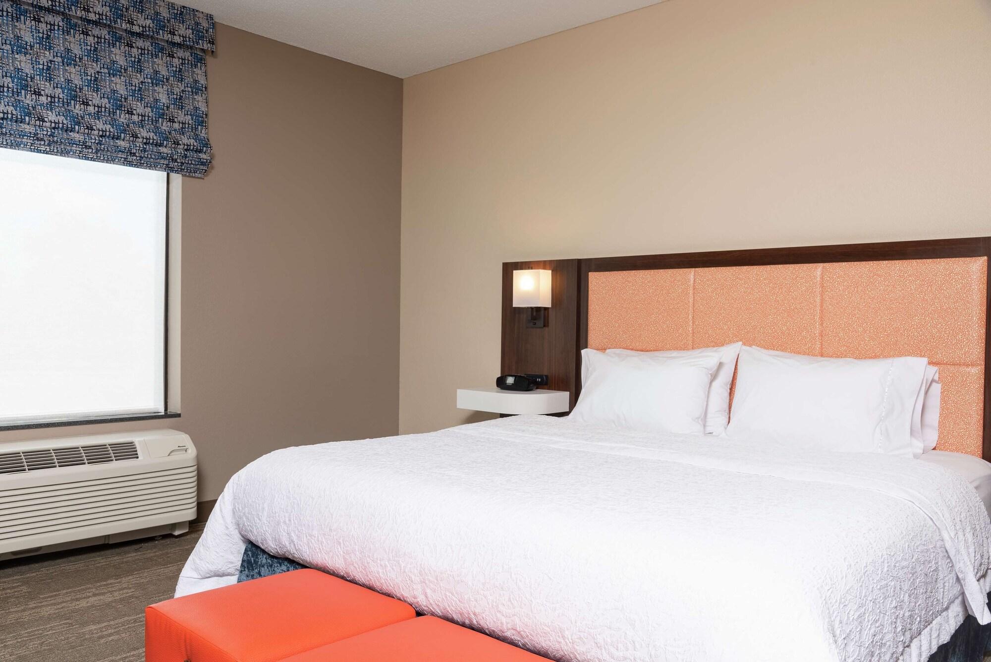Hampton Inn Warsaw Bagian luar foto