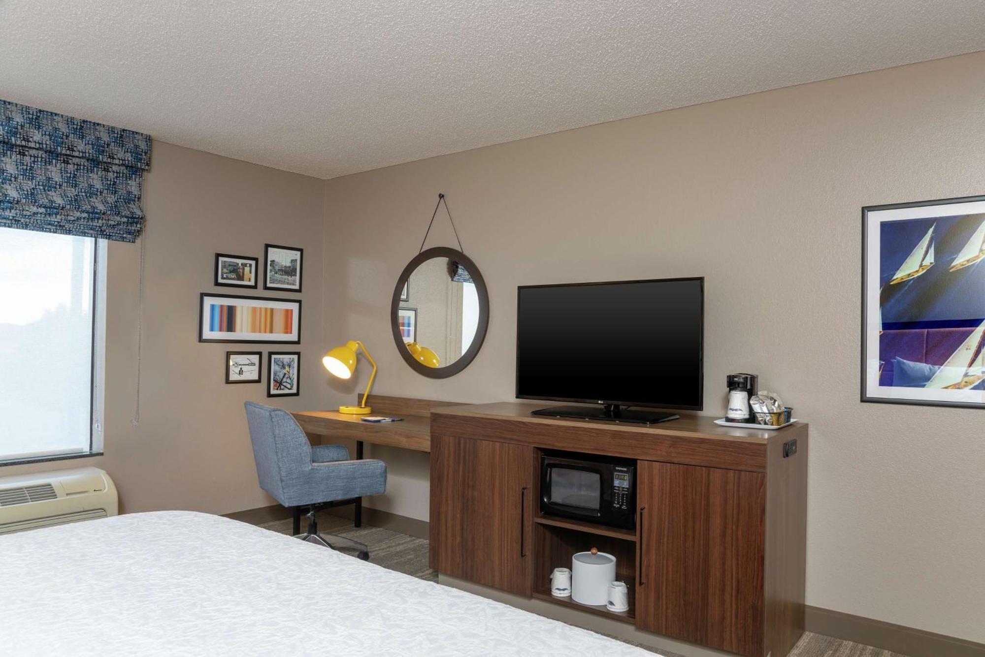 Hampton Inn Warsaw Bagian luar foto