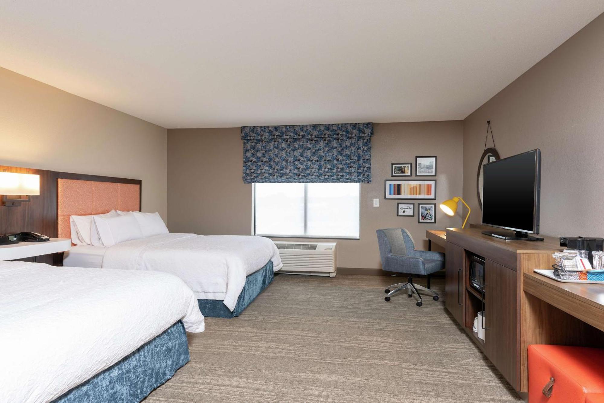Hampton Inn Warsaw Bagian luar foto