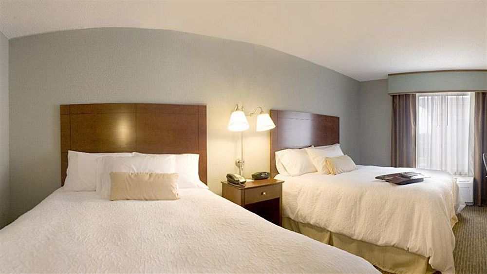 Hampton Inn Warsaw Bagian luar foto