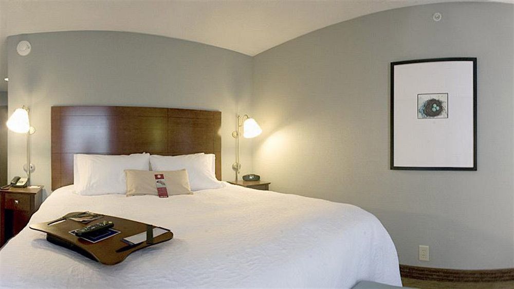 Hampton Inn Warsaw Bagian luar foto