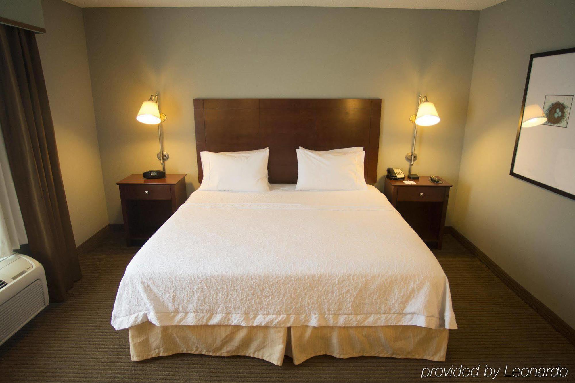 Hampton Inn Warsaw Bagian luar foto