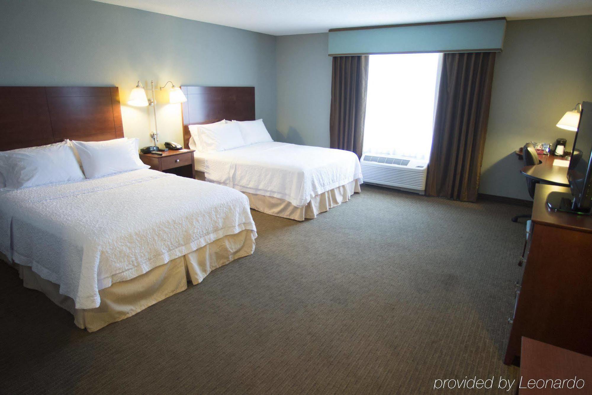 Hampton Inn Warsaw Bagian luar foto