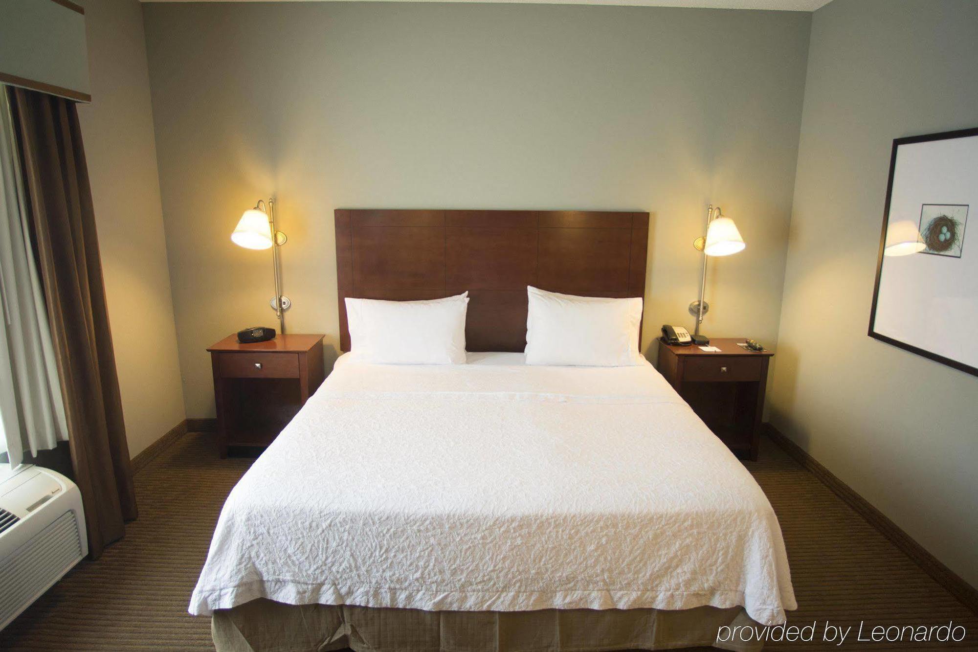 Hampton Inn Warsaw Bagian luar foto