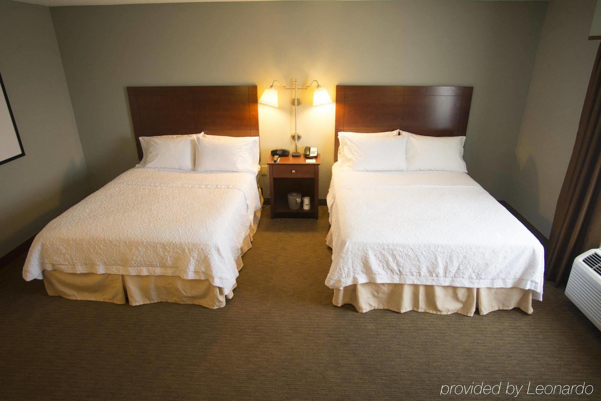 Hampton Inn Warsaw Bagian luar foto